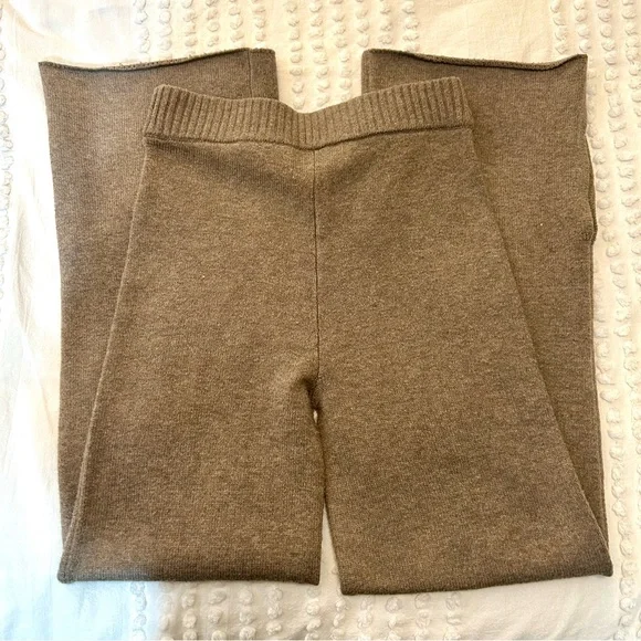 Gilly Hicks Women’s Taupe Brown Sweater Knit Straight Leg with Side Vent Pants - Picture 3 of 8